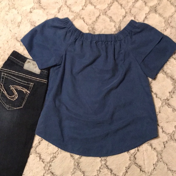 Blue “Off the Shoulder” Top! 💙 - Picture 1 of 3